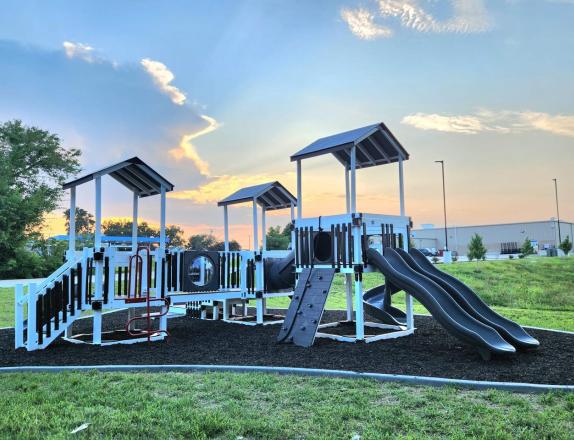 Large Commercial ASTM Certified Play Set in CT